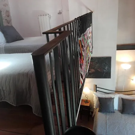 בית הארחה Residenza Storica Le Civette קסטל דה מונטה