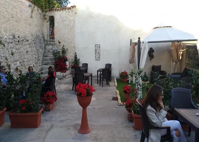 Residenza Storica Le Civette 3* Castel del Monte (Abruzzo)